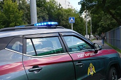 В центре столицы сотрудники вневедомственной охраны Росгвардии пришли на помощь водителям