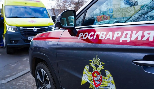 Столичные росгвардейцы помогли мужчине с больным сердцем